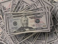 Dolar oštro pao, euro snažno ojačao