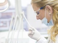 Hrvatskoj nedostaje 12.500 medicinskih sestara, a na burzi rada ih 1.300 čeka na posao